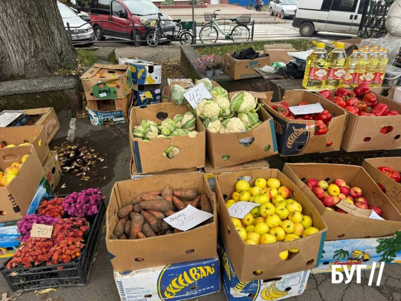 Що продають на осінньому ринку на Волині: ціни на овочі, фрукти та саджанці