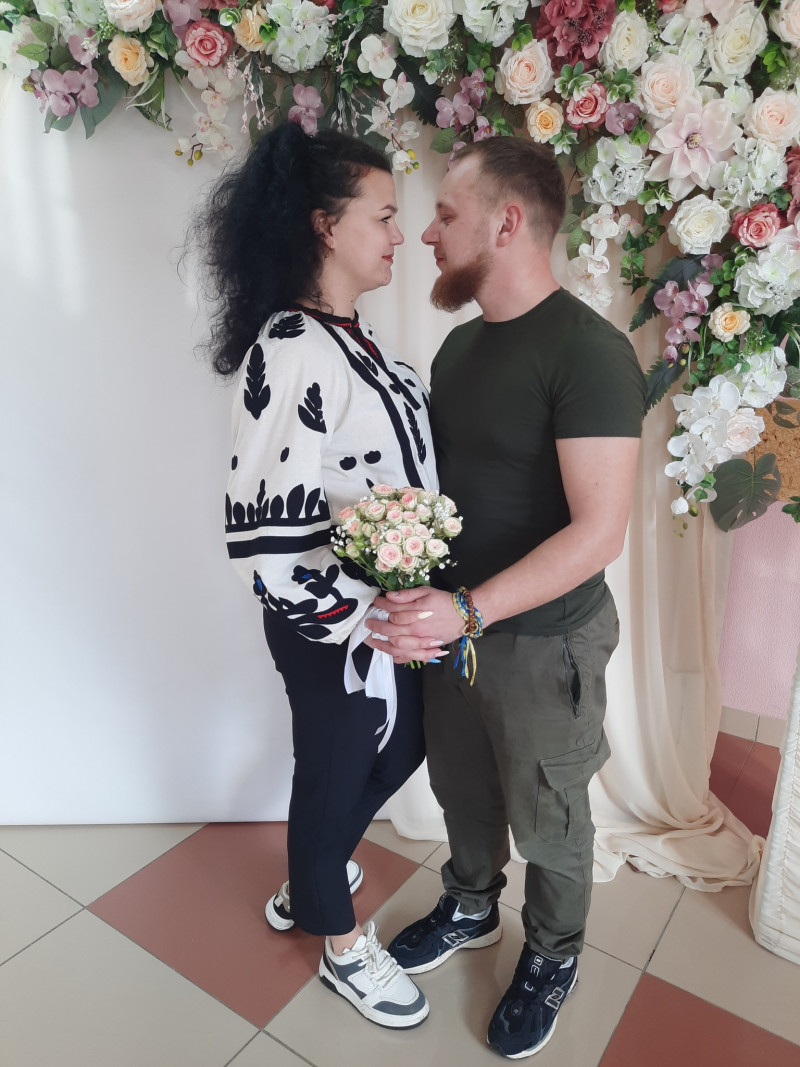У Луцькому районі військовий одружився зі своєю коханою. Фото