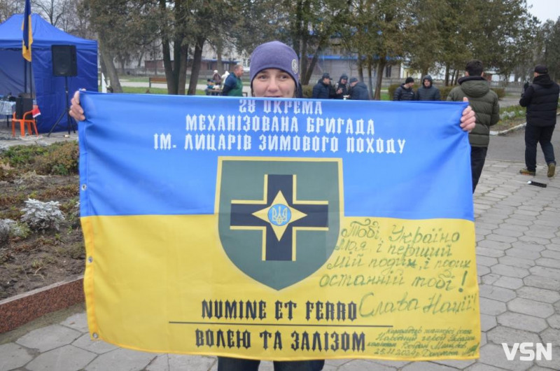 У місті на Волині на благодійному ярмарку зібрали майже 120 тисяч гривень для ЗСУ. Фоторепортаж