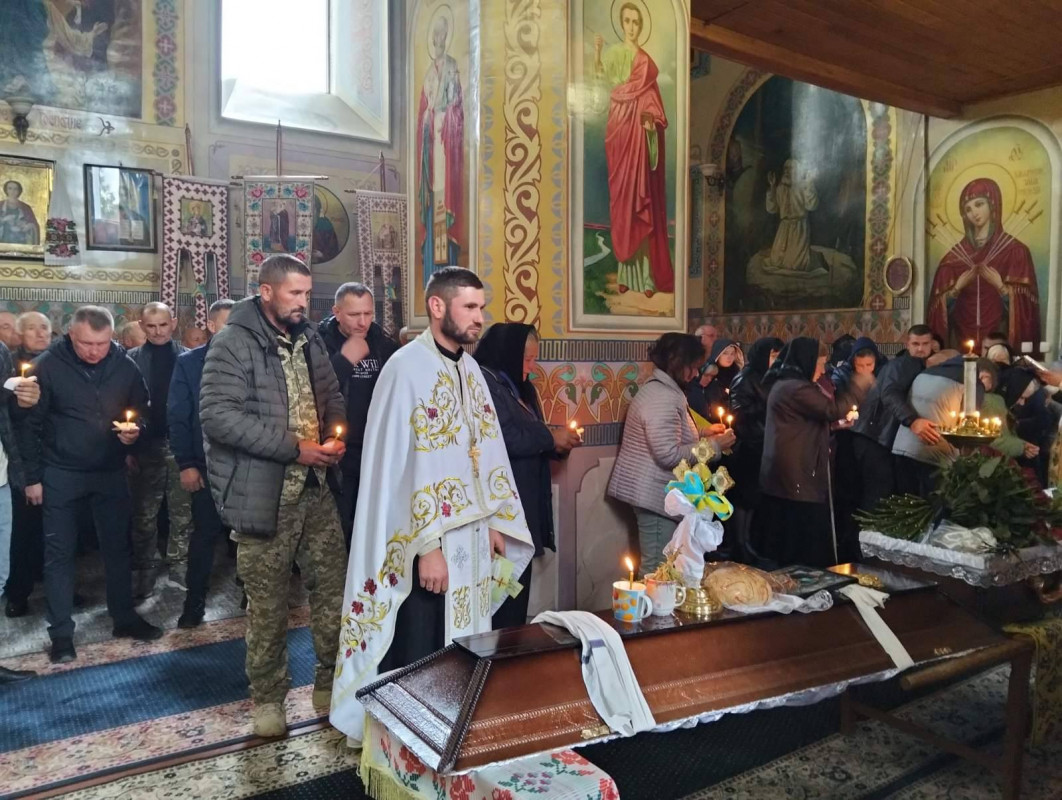 Життя обірвалось внаслідок важких поранень: на Волині попрощались з Героєм Володимиром Андрійчуком