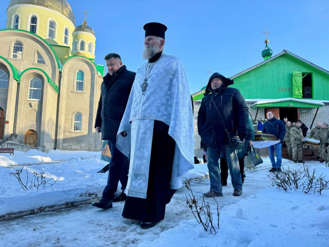 Серце зупинилося на лікуванні: на Волині поховали Героя Віталія Кілосова. Фото