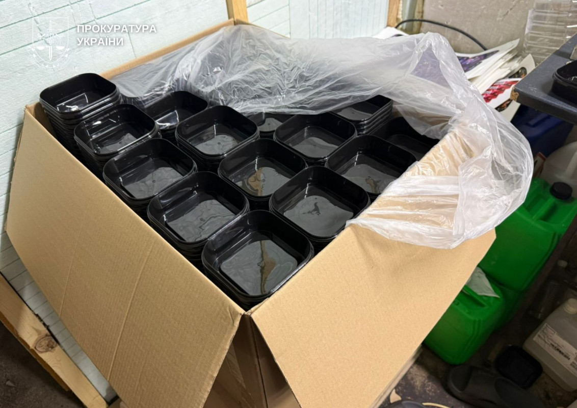 На Волині накрили підпільне виробництво тютюну для кальяну на 8 мільйонів гривень