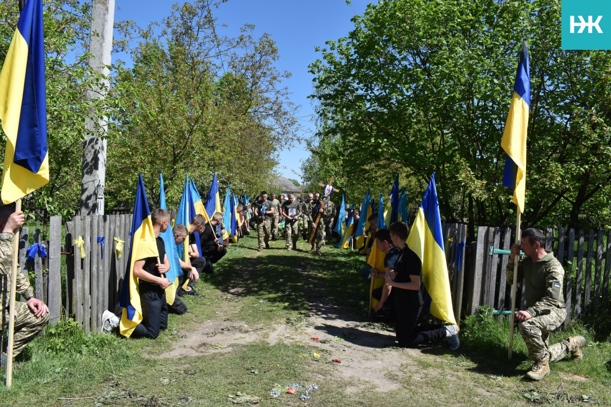 Ворожа куля вкоротила життя: на Волині попрощалися з 28-річним Героєм Іваном Мельником