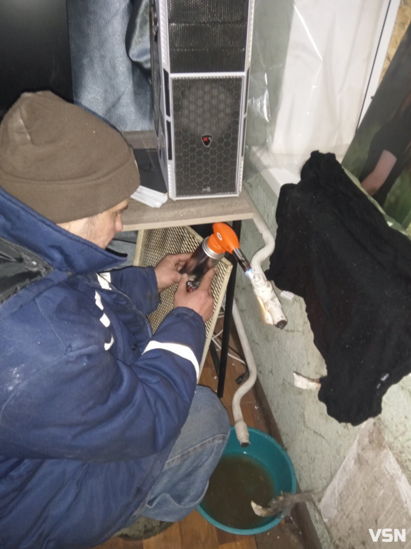 «Працювали до четвертої ранку, аби відновити опалення, але ворог знову ударив по ТЕЦ», - волинські комунальники про роботу на Київщині