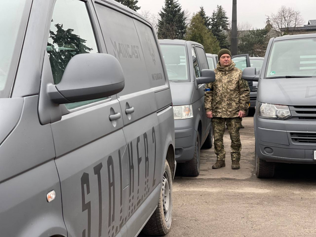 Допомога ЗСУ: на Волині військовим передали пів сотні автомобілів