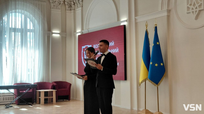 У Луцьку відбулася посвята першокурсників медфакультету: 220 студентів одягнули білі халати