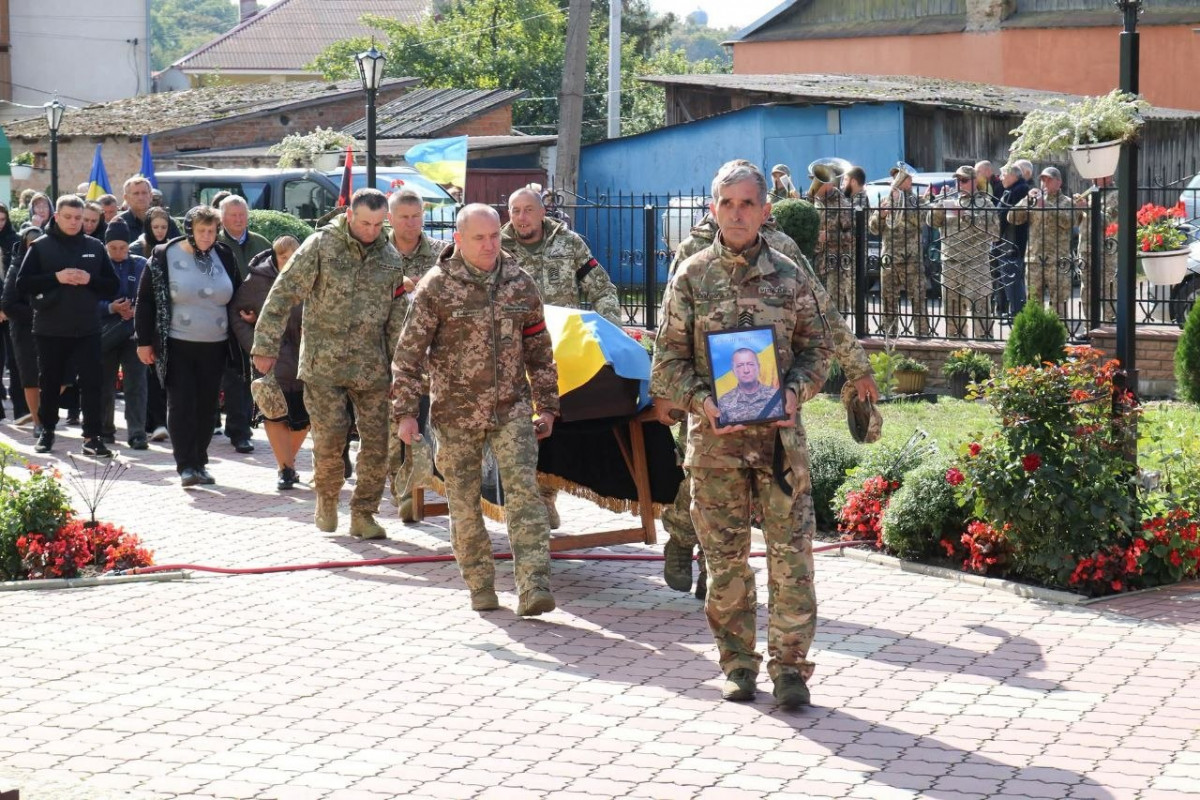 Через понад два роки після загибелі на Волині попрощалися із Героєм Олександром Трофимюком