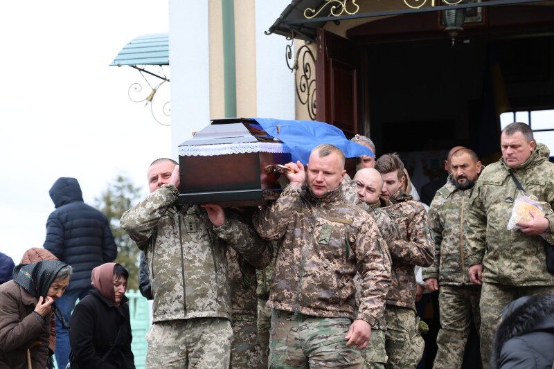 Загинув на Сумщині: у Луцьку попрощалися з Героєм Сергієм Макаруком