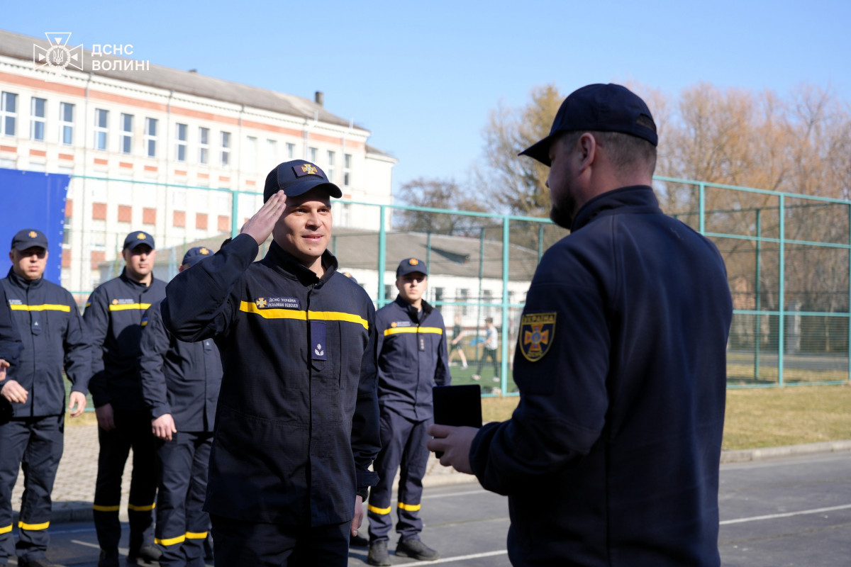 У Луцьку відзначили рятувальників за мужність під час ліквідації пожеж і наслідків обстрілів