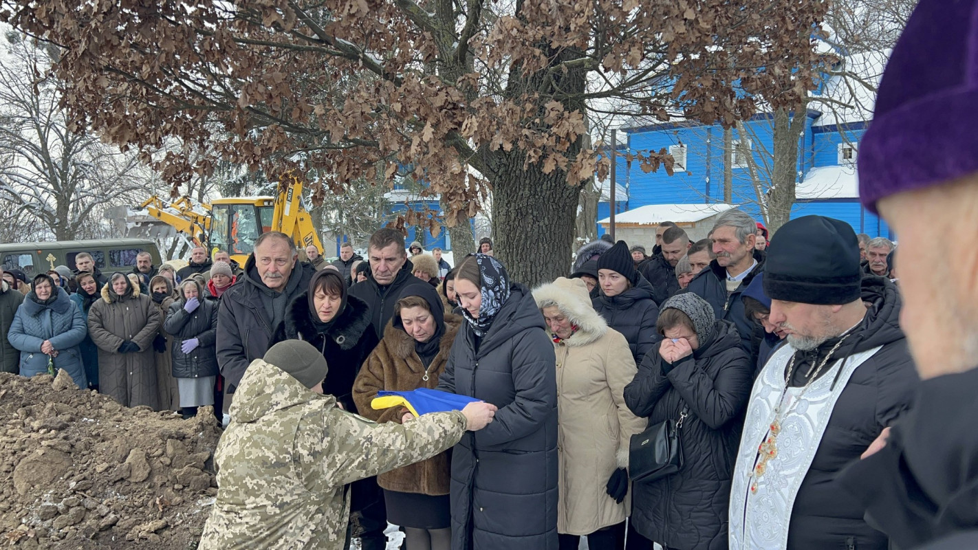 Тривалий час вважався зниклим безвісти: на Волині попрощалися з Героєм Володимиром Вакульчуком