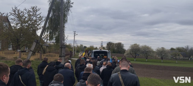 Навіки 29: біля Луцька попрощалися з Героєм Анатолієм Мельничуком