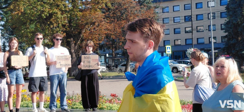 «Міняйте полонених, а не Федорова!»: лучани вийшли на протест проти кадрових ігор влади
