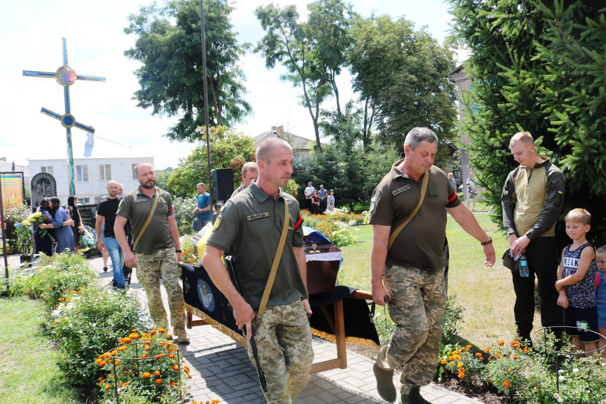 Місяць не дожив до дня народження: на Волині попрощалися з Героєм Дмитром Міцевським