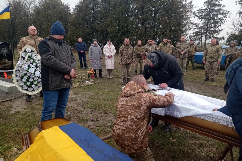 Трагічний день: на Волині попрощалися із Героєм Юрієм Вишневським