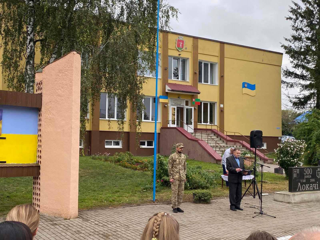У селищі на Волині відкрили Алею надії для зниклих безвісти та полонених захисників