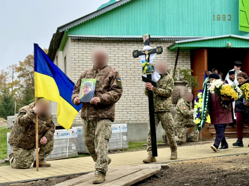 Не витримало серце: на Волині віддали останню шану Герою Василю Миронюку