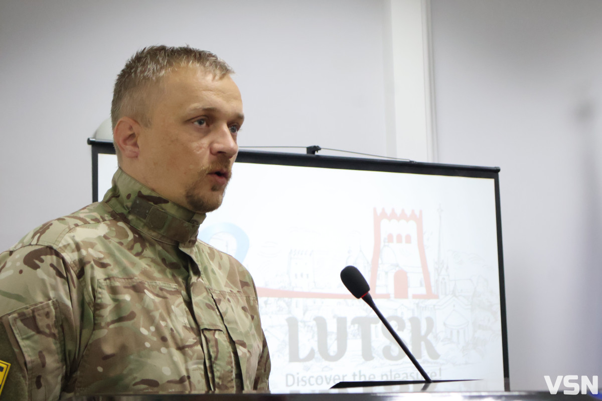 Луцькі депутати та Ігор Поліщук отримали подяку та прапор від 100-ї бригади