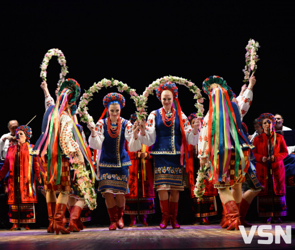 Українською піснею - на потреби ЗСУ: у Луцьку виступив хор імені Верьовки. Фоторепортаж