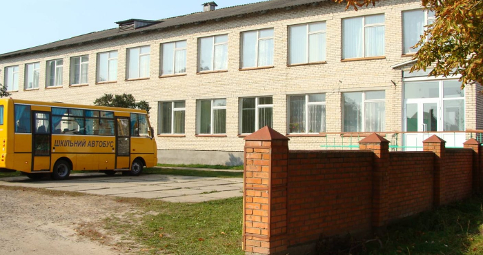 Сотні учнів, один ліцей і шість автобусів: як змінюють старшу школу у громаді на Волині