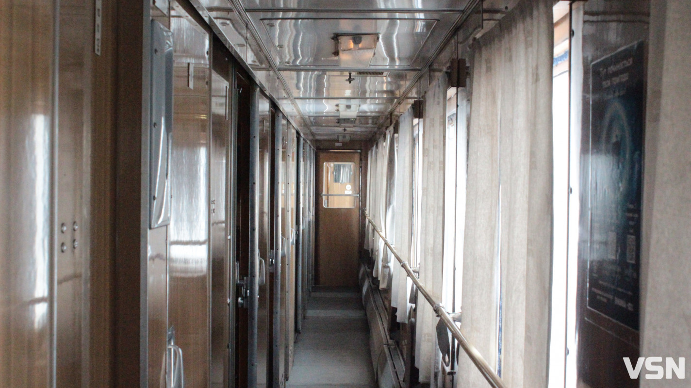 32 роки стажу, сотні тисяч кілометрів та безліч людських доль: провідниця з Волині про залаштунки роботи на залізниці