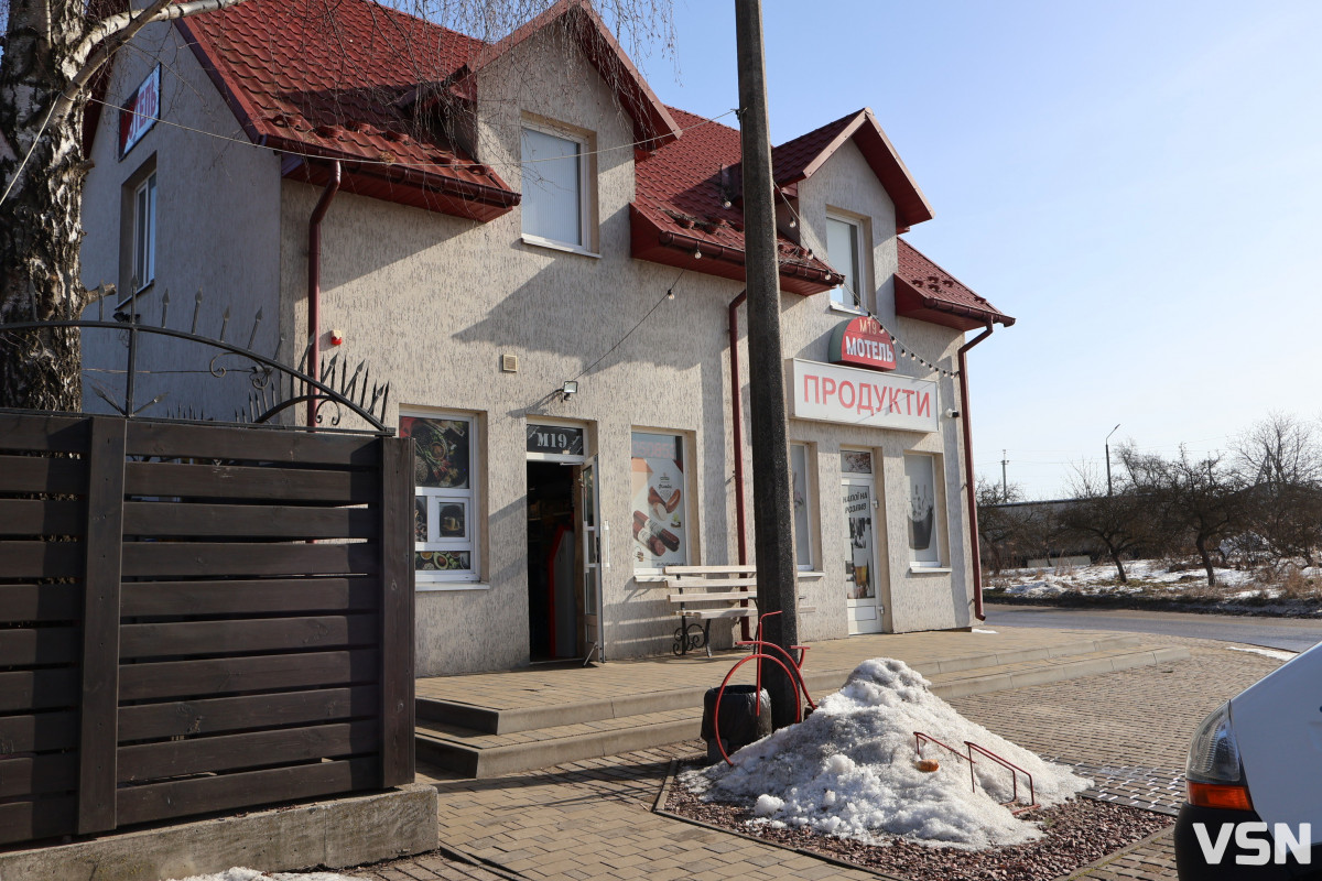 У селі під Луцьком люди щодня ризикують життям, аби перейти дорогу