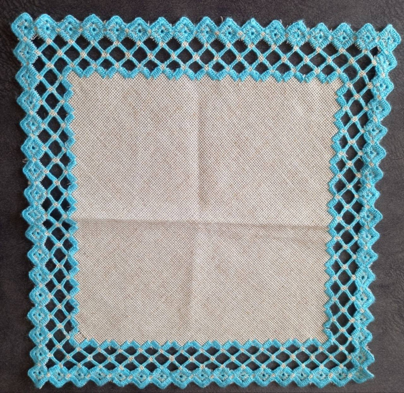 Пів століття присвятила медицині, а все життя — творчості: історія волинської вишивальниці