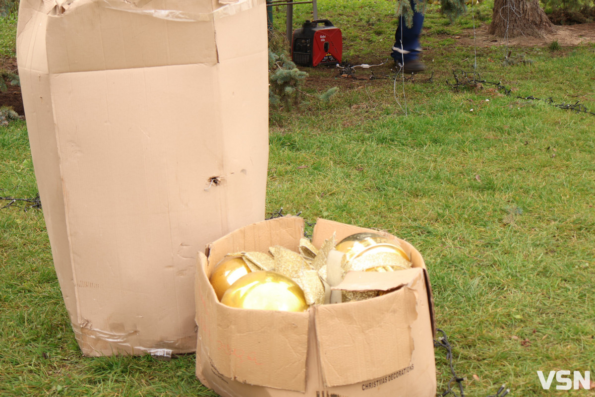 Луцьк в очікуванні свята: ялинки прикрашені, місто готується до Різдва