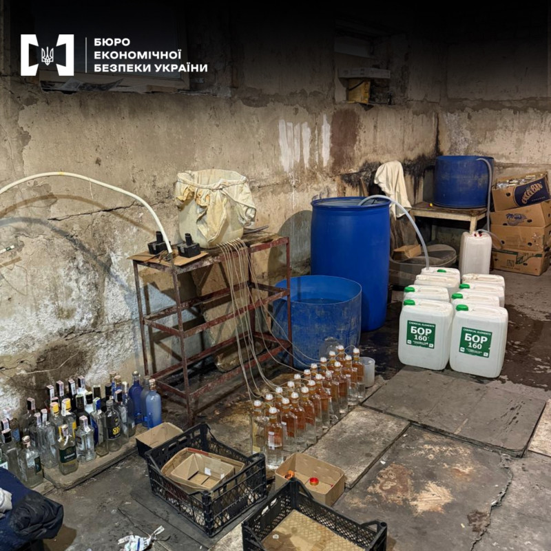 У Луцьку викрили підпільне виробництво алкоголю та сигарет