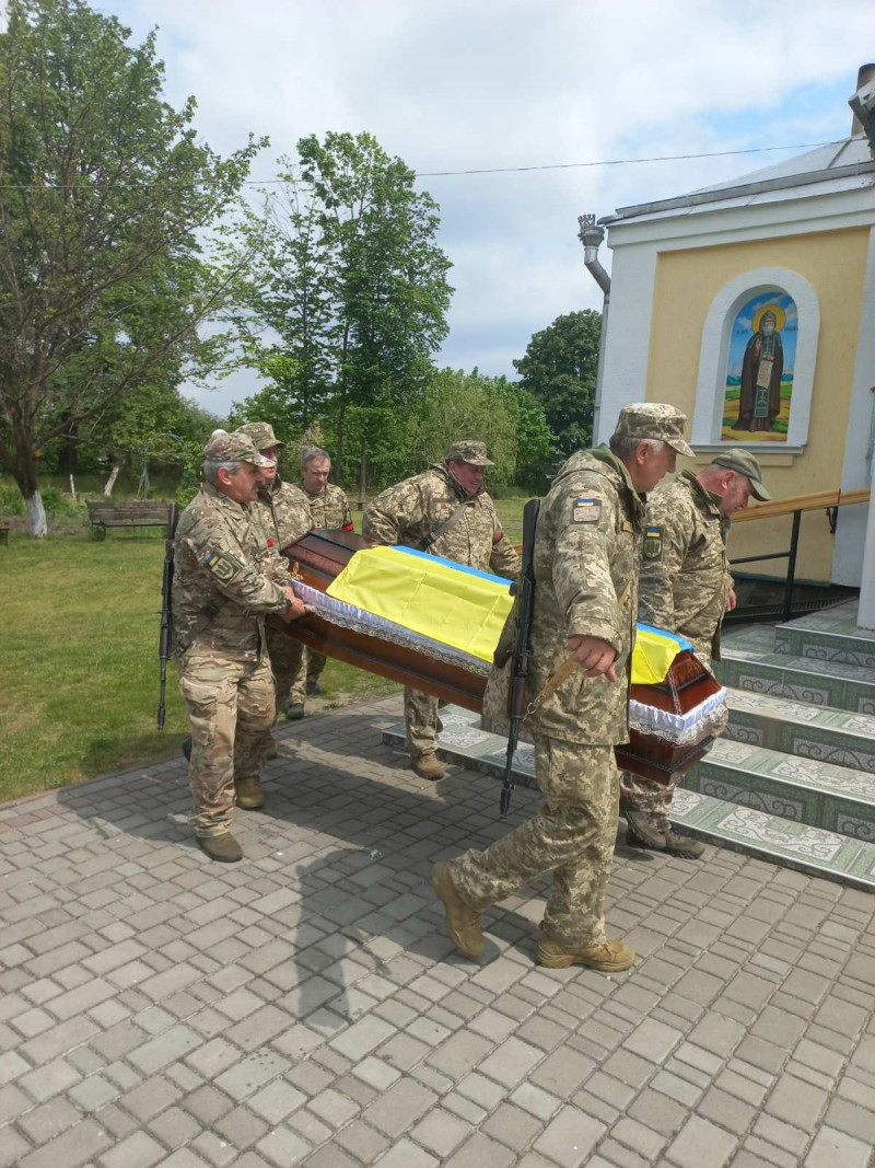 Назавжди 28: на Волині попрощалися із загиблим Героєм Андрієм Ковбом