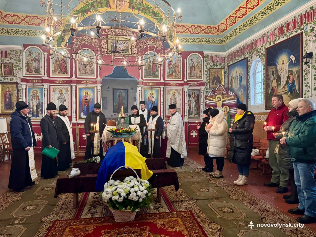 Ворожий дрон обірвав життя: на Волині попрощалися з Героєм Олексієм Куляпіним