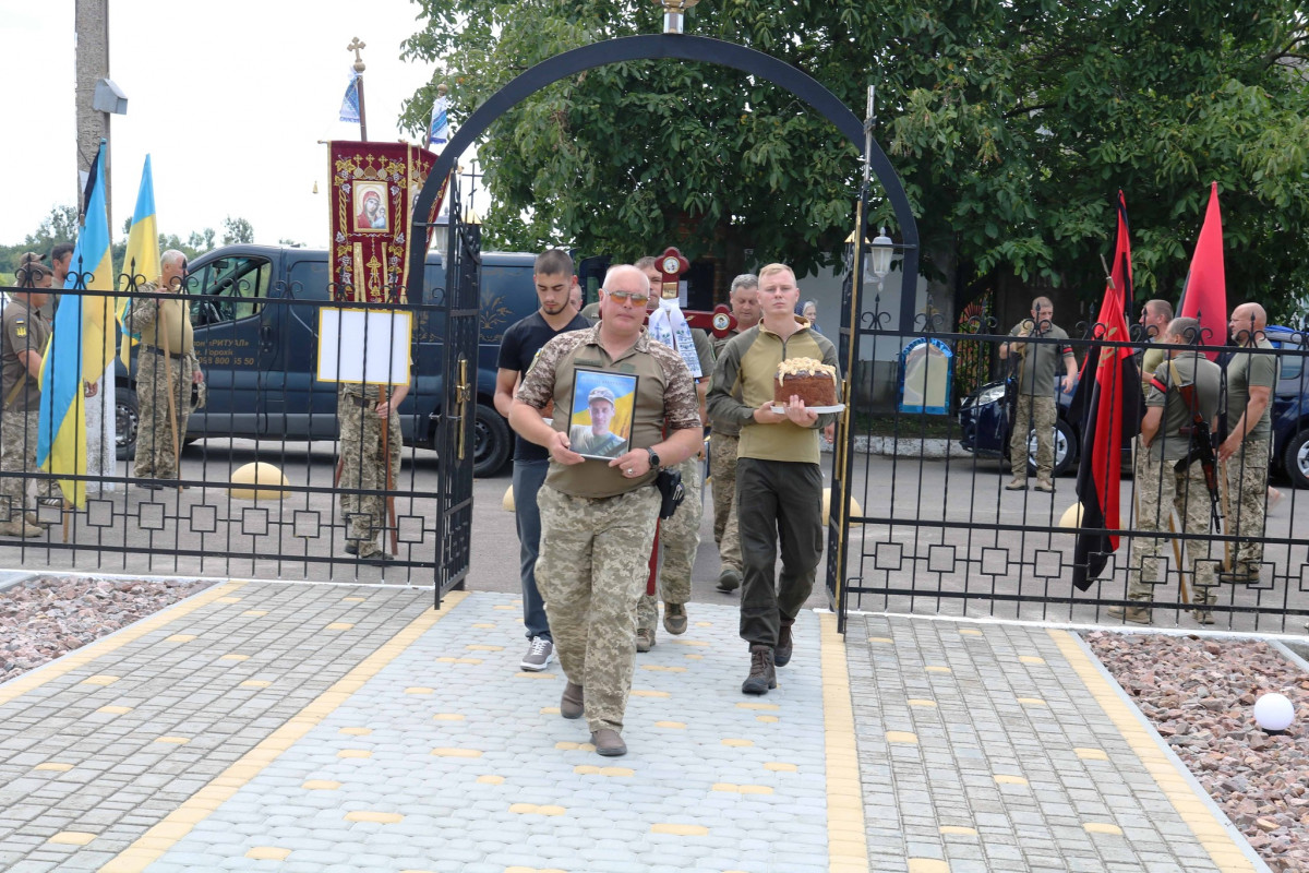 Місяць не дожив до дня народження: на Волині попрощалися з Героєм Дмитром Міцевським