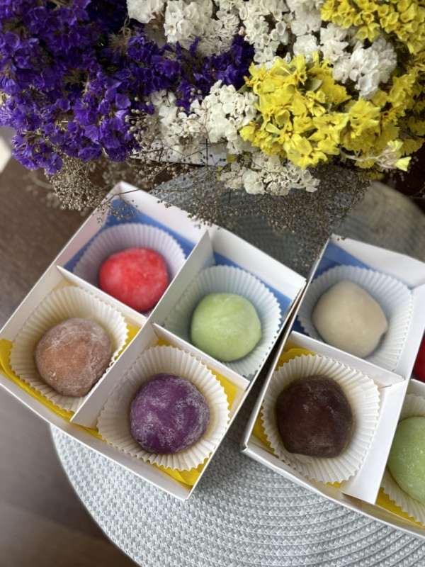 Волинянка у декретній відпустці зробила бізнес на виготовленні японських солодощів