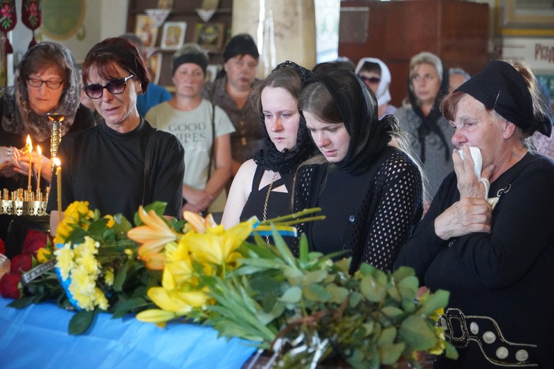 Третя втрата у громаді за тиждень: на Волині в останню дорогу провели загиблого матроса Михайла Степанюка