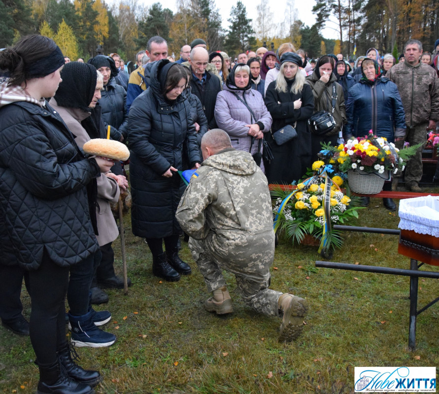 І небо плакало за ним: в останню дорогу провели 32-річного Героя з Волині Андрія Бондаря