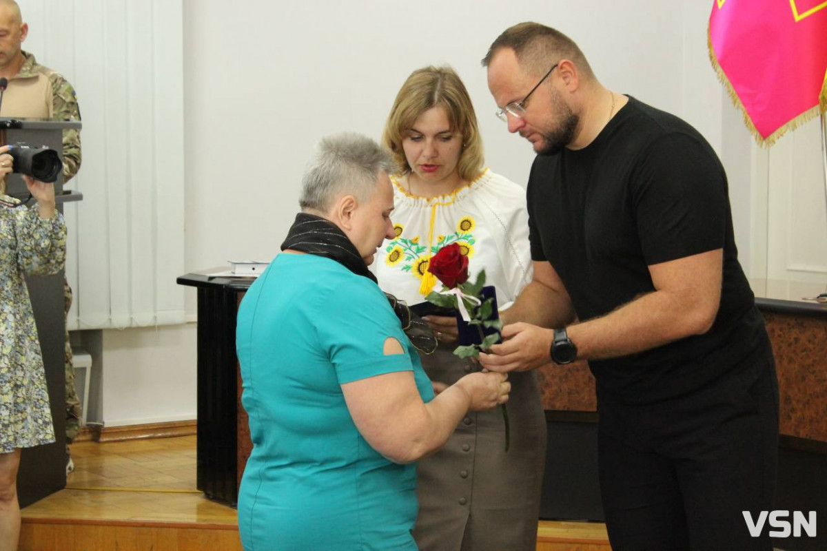 «Це для мене велика честь… Я знав багатьох з них»: у Луцьку вручили посмертні нагороди сім’ям загиблих Героїв