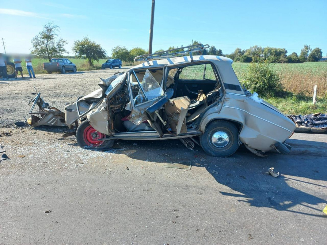«Чоловіка затисло та розчавило в автомобілі»: подробиці жахливої ДТП у Луцькому районі