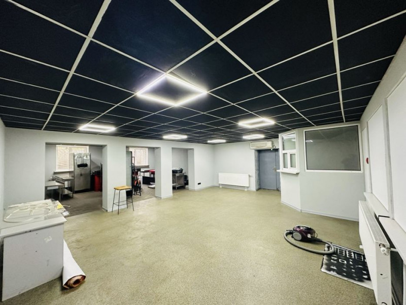 У Луцьку біля МРЕО продають базу за майже 2 мільйони доларів