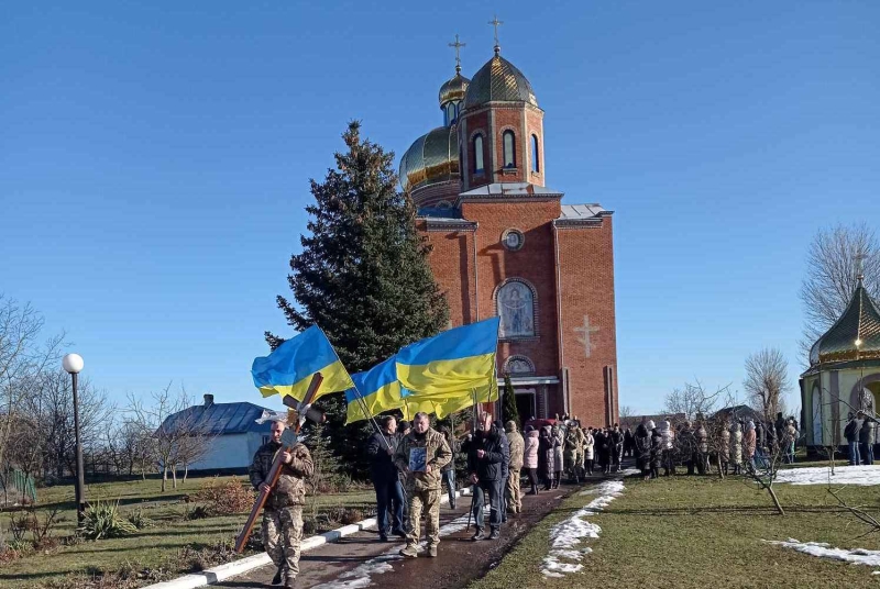 Віддав життя за Україну: на Волині провели в останню дорогу Героя Руслана Кузьмича