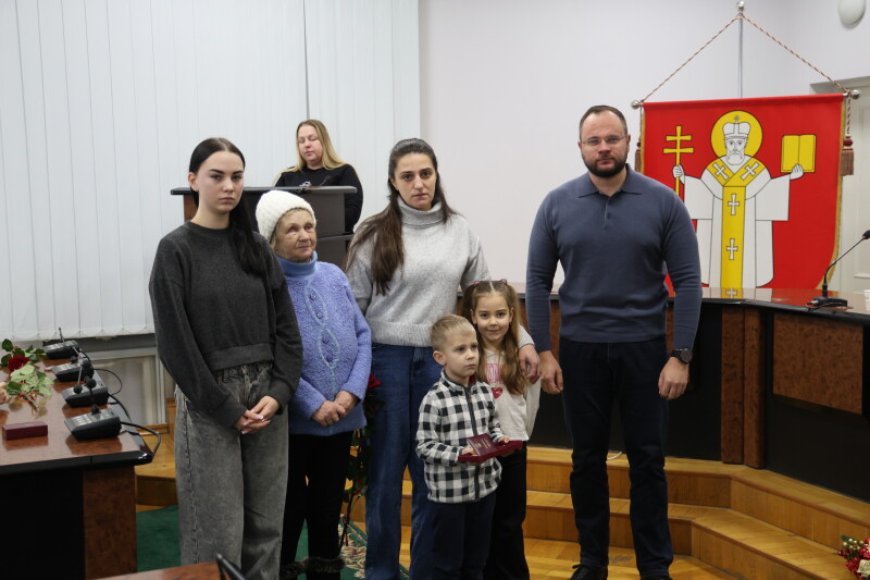 У Луцьку рідним полеглих воїнів вручили державні нагороди