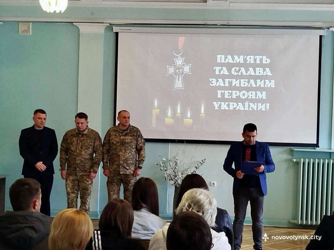 «Комбатантський хрест» та «Хрест доблесті»: трьох захисників із Нововолинської громади нагородили посмертно