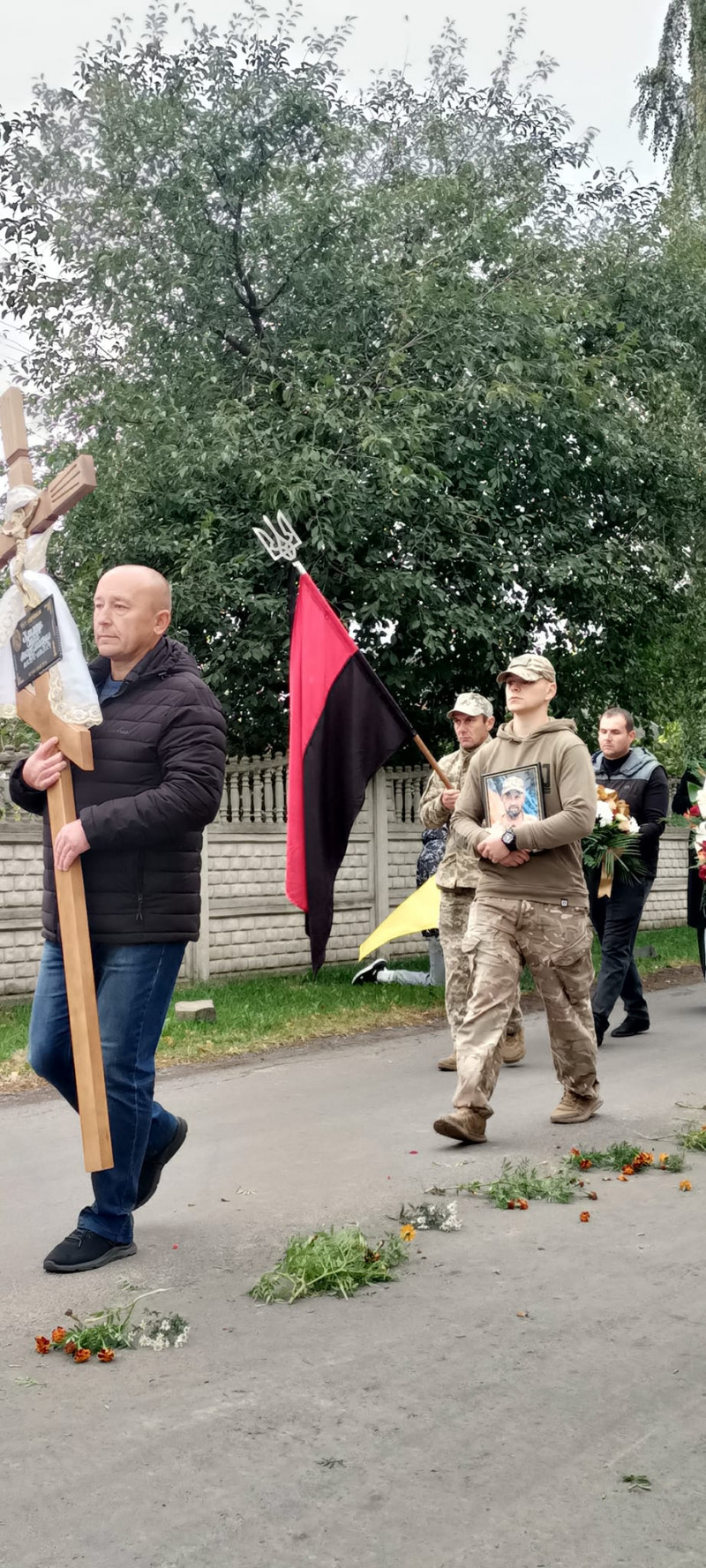 Лишилися дружина, три дочки та два сини: на Волині попрощались із Героєм Сергієм Климчуком