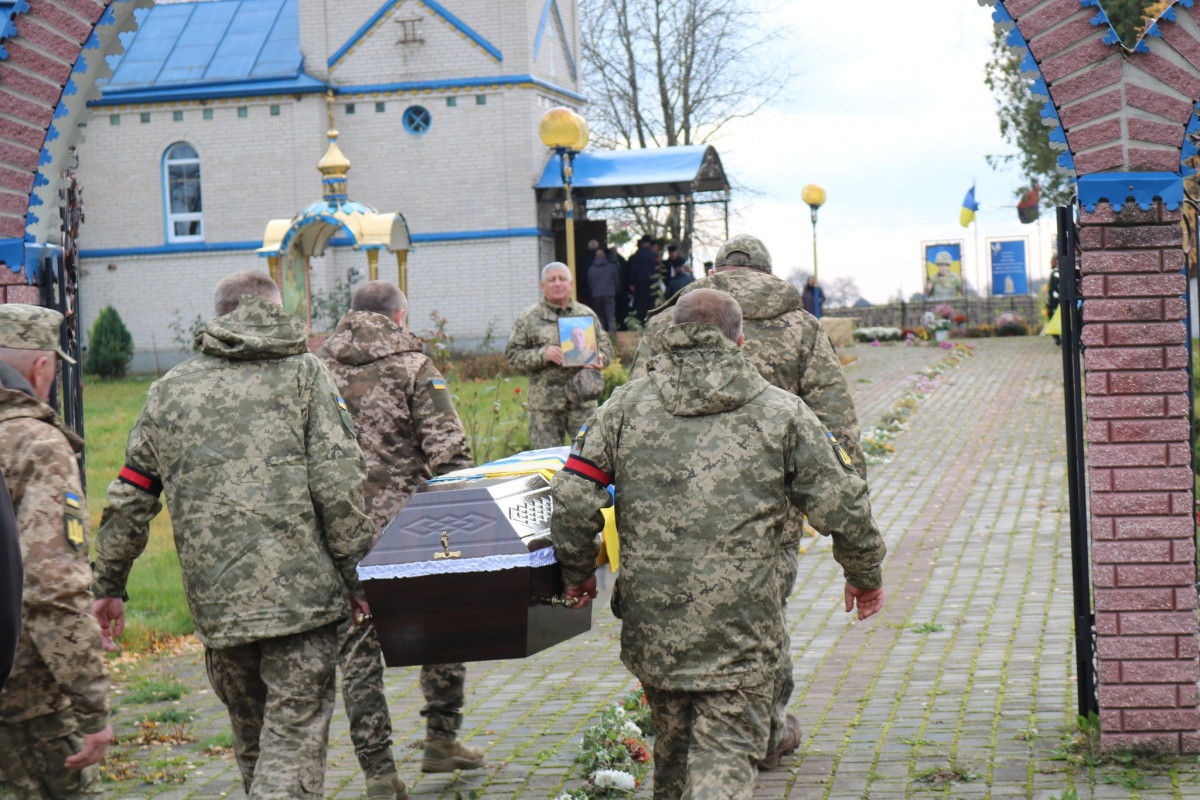 Більше двох років вважався зниклим безвісти: на Волині попрощались з Героєм Сергієм Матвіюком