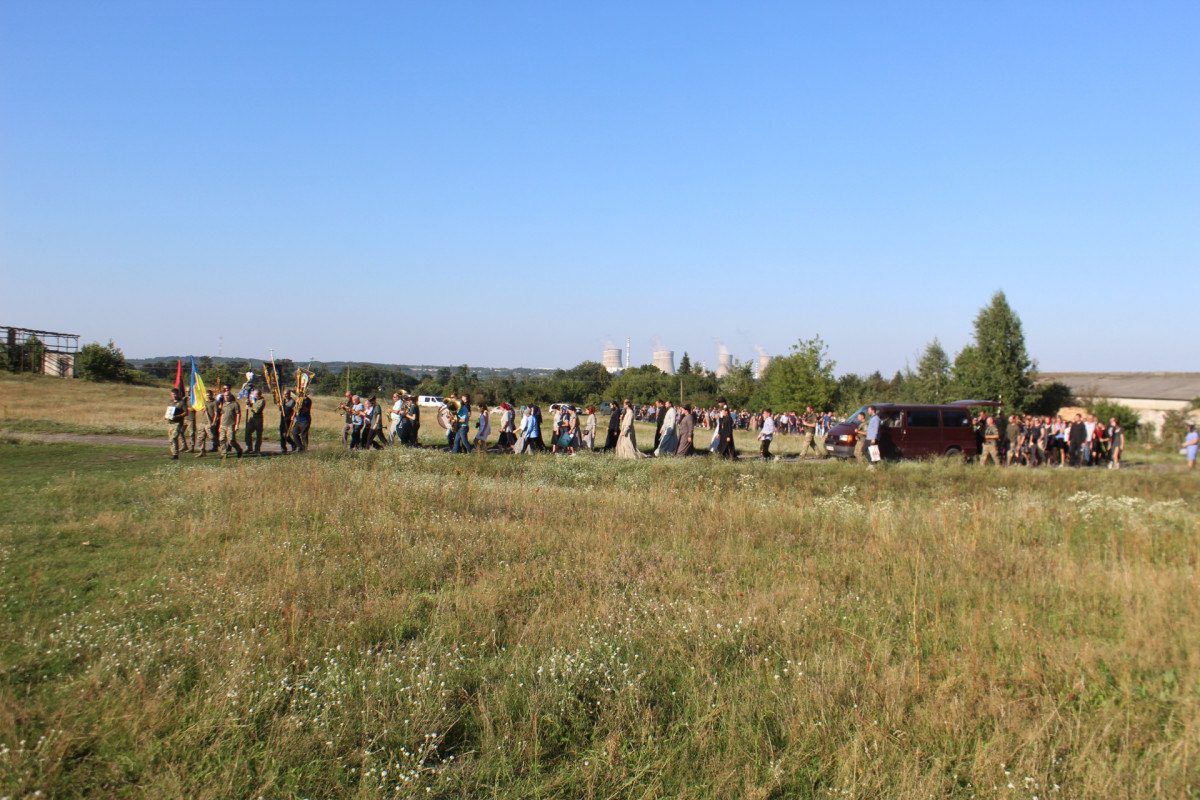 «Виростив двох синів, мріяв про онуків»: на Волині попрощалися з 49-річним Героєм Русланом Гребенем