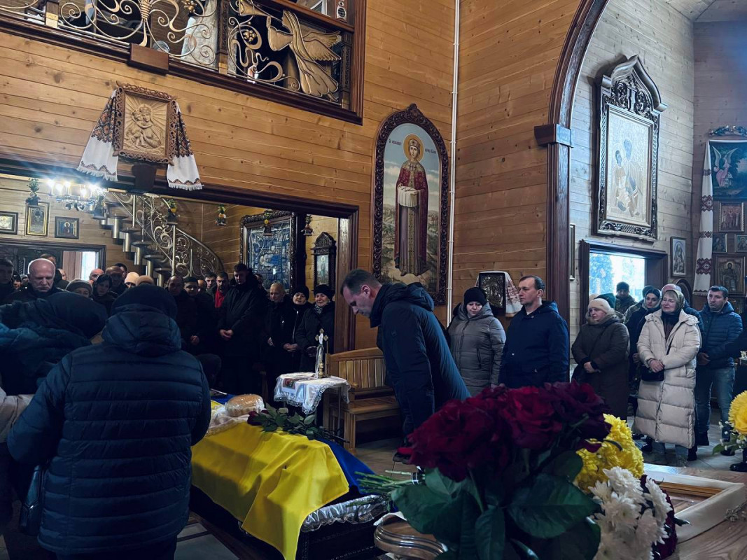 Віддав життя за Україну: волиняни провели в останню путь Героя Василя Солодуху