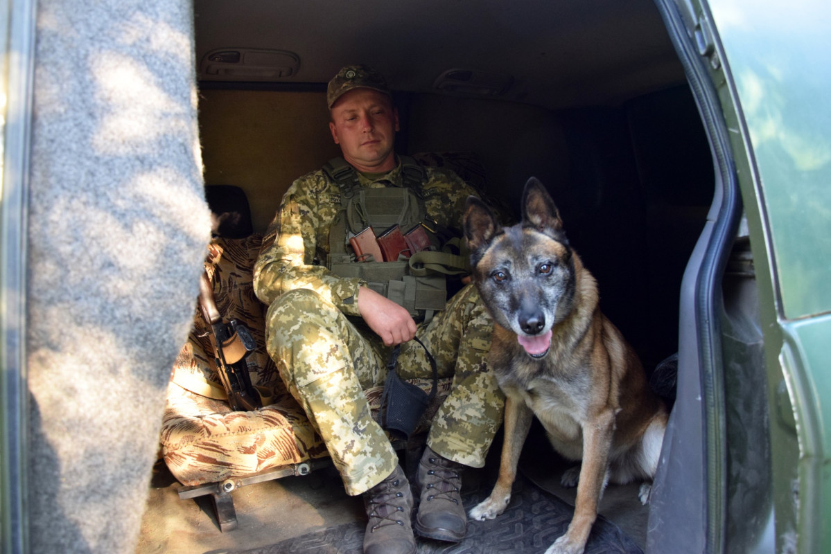 Сім років служби разом: як прикордонник з Волині і його собака тримають кордон
