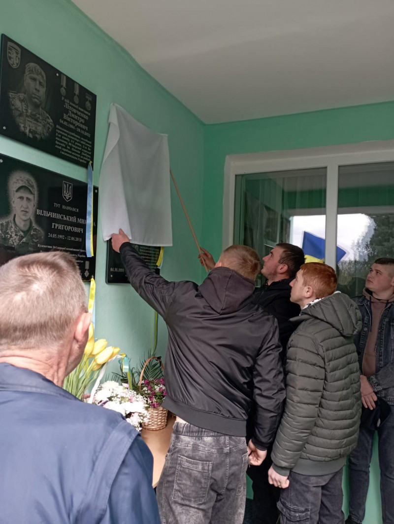 Загинув у 19: у ліцеї на Волині відкрили меморіальну дошку в честь загиблого Героя Романа Романюка