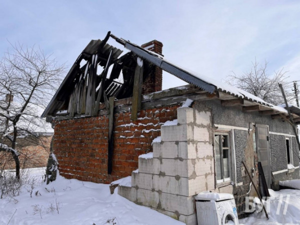 На Волині згорів будинок, де жила сім’я з чотирма дітьми: мешканці просять про допомогу