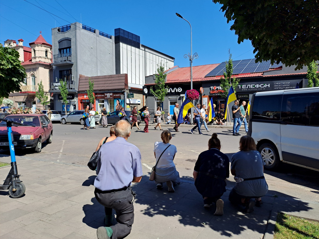 Молодший брат боронить Україну на фронті: на Волині попрощались з Героєм Віталієм Півнем