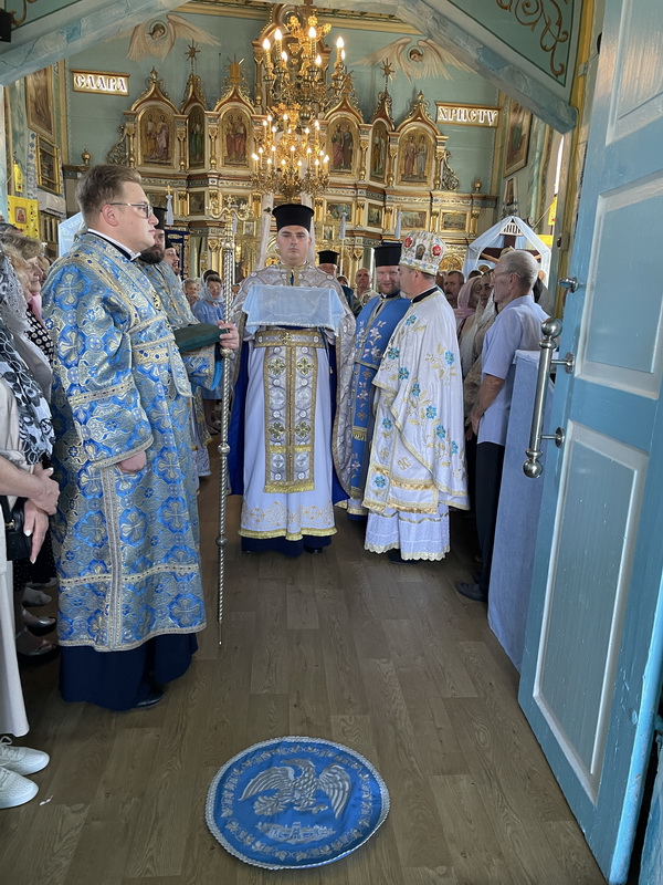 Митрополит Михаїл звершив літургію у волинському храмі з 150-річною історією