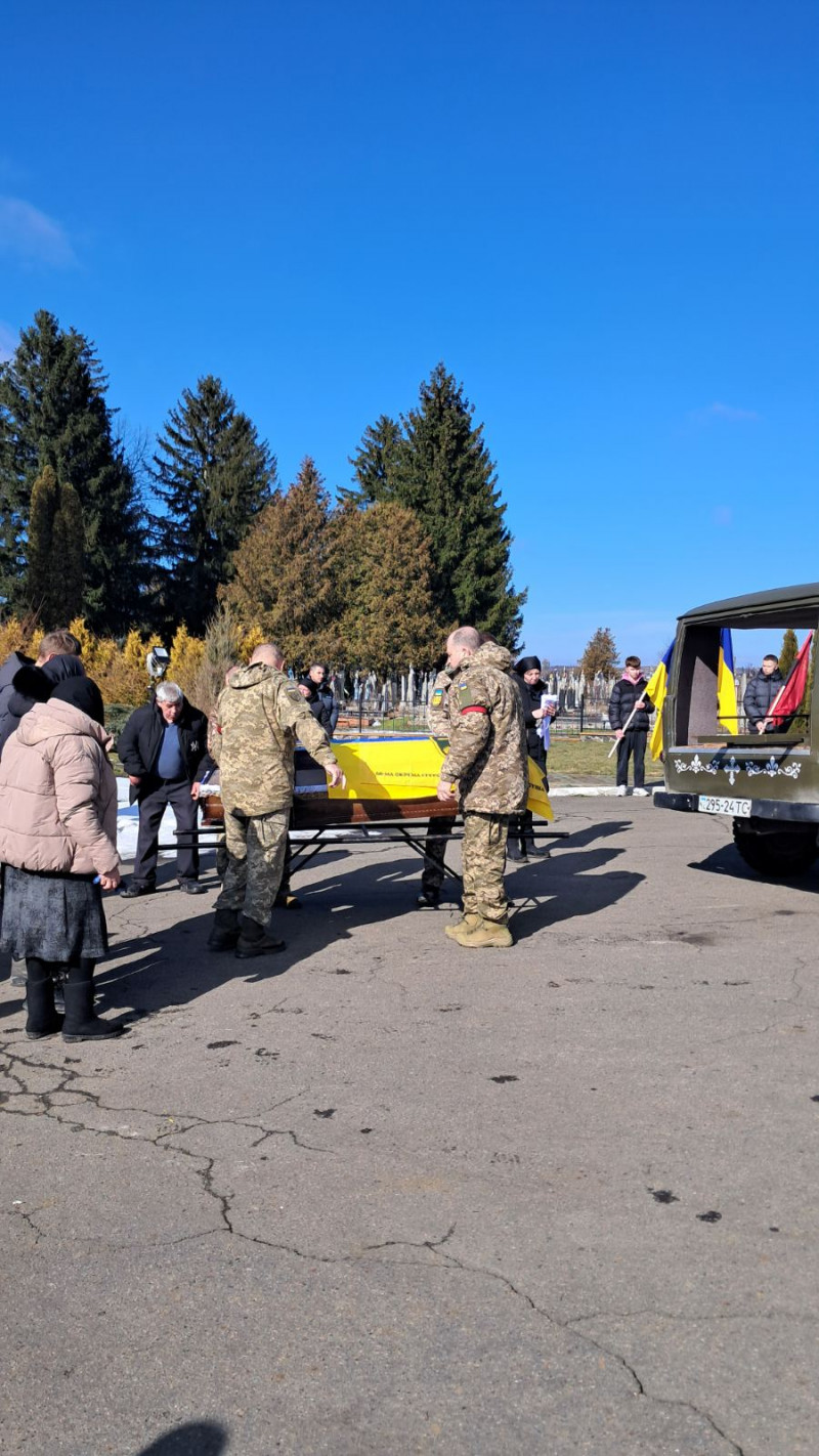 Життя обірвалося наприкінці травня 2024 року: на Волині попрощалися з Героєм Віктором Ващуком
